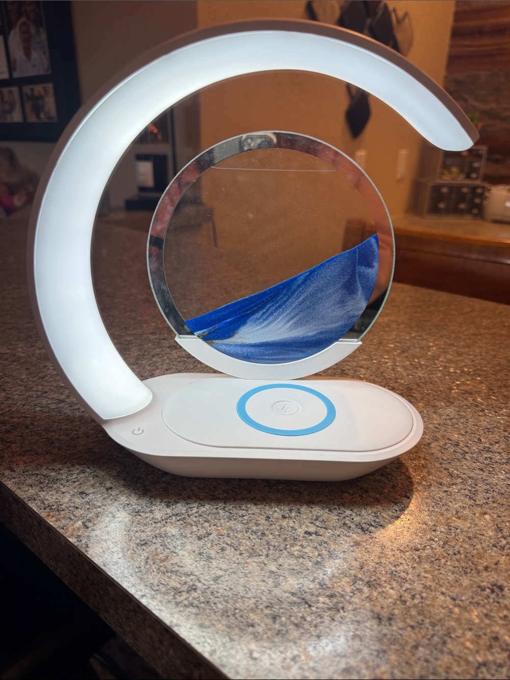White LED Accent Lamp with Wireless Charging